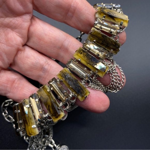 SIMPLY VERA Vera Wang Chain & Faux Tortoise Cabachons Statement Necklace - Picture 2 of 8